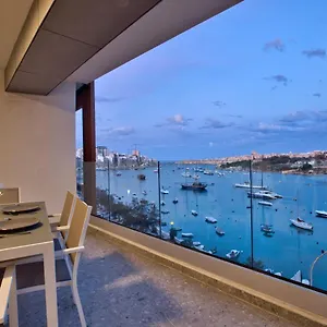 Sea Front Spacious Valletta Views Apartament Sliema