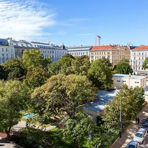 Rudolfsplatz Apartment